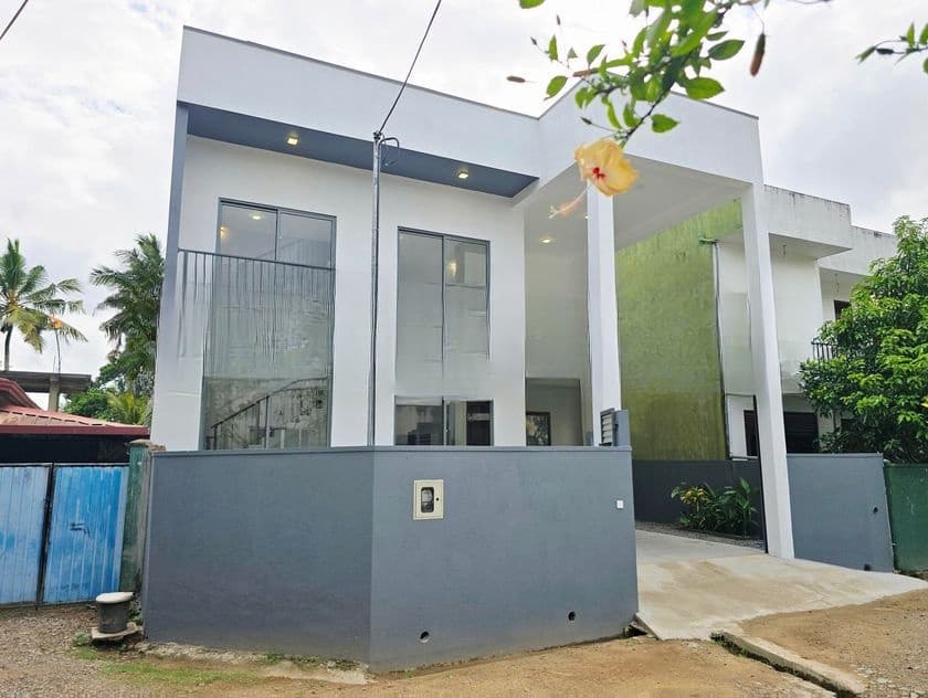 Brand New Luxury 3 Story House For Sale In Kesbewa