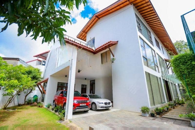 (SE899) 31.0 perches Luxuriogous 5-Bedroom House for Sale in Nugeda