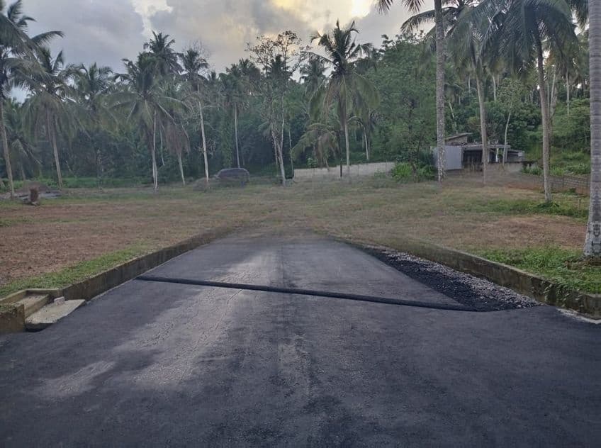 Land for sale at Athuurugiriya