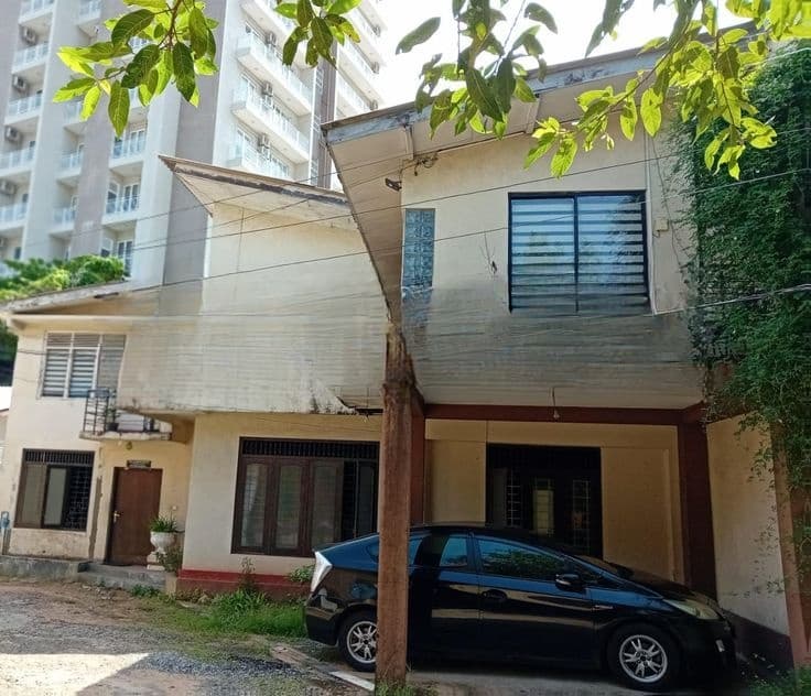 Colombo 8 : 4BR (9.25P) Solid House at Castle street