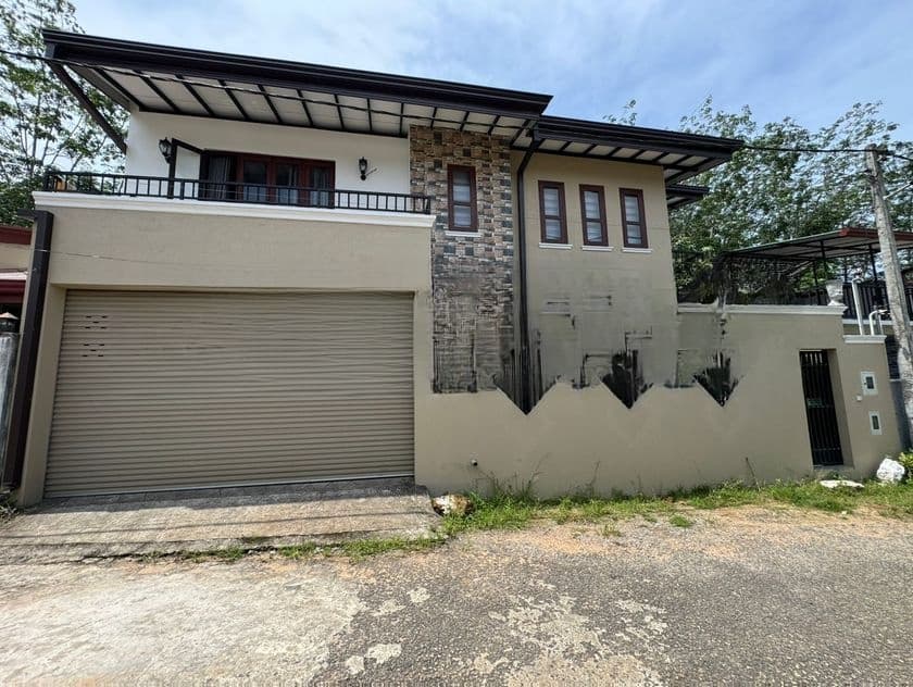 Luxury House For Sale in Madulawa Homagama With Furniture