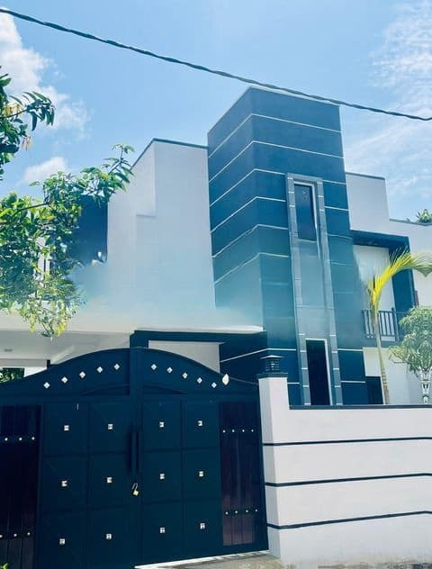 Ultra Modern Brand New House Sale Athurugiriya