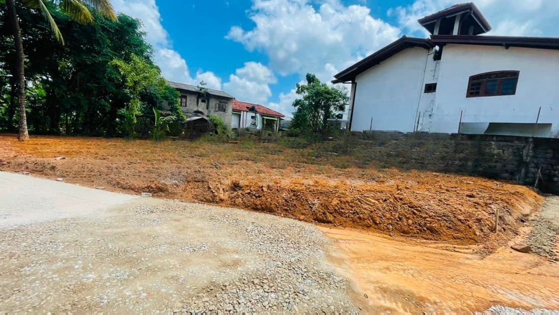 Premium Land Near Yakkala Town