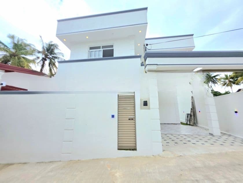Luxury House For Sale in Kasbawa