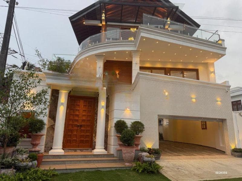 Luxury House for Sale in Battaramulla – PDH371