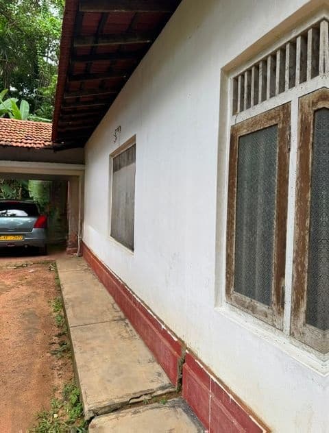 Near to Sadalanka Central College House