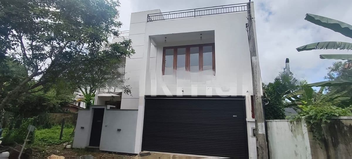 Brand New Luxury Two Storey House for Rent Thalawathugoda