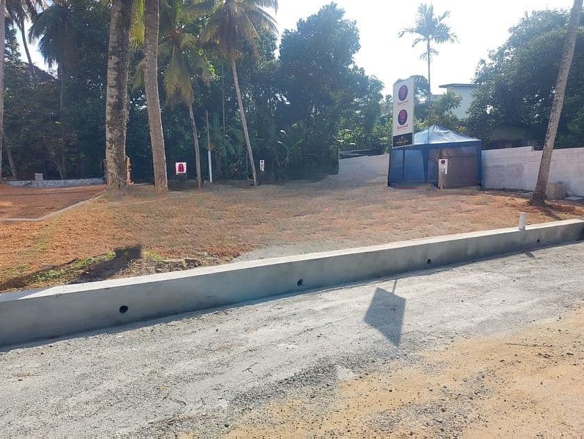 හෝමාගම නගරයට ලගින්ම ගලවිලවත්ත නේවාසික බිම් කොටස්