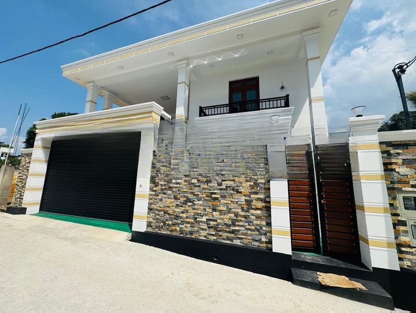 super luxury Brand New solid Modern House-piliyandala