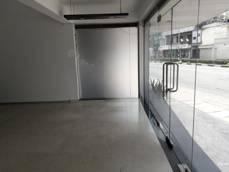 Showroom and office space facing Fifth Lane