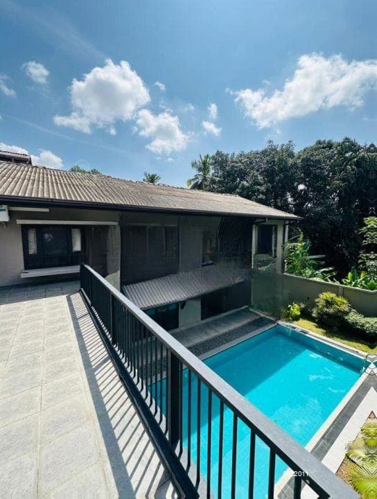 Luxury 5-Bedroom House for Rent in Pelawatta / LKR 800,000 Per Month (EM107RN)