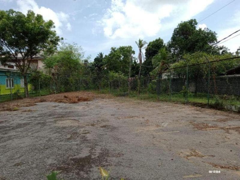 Land for Sale in Pelawatta - Battaramulla | 21 Perches | LKR 5.5 Million Per Perch- KO-43