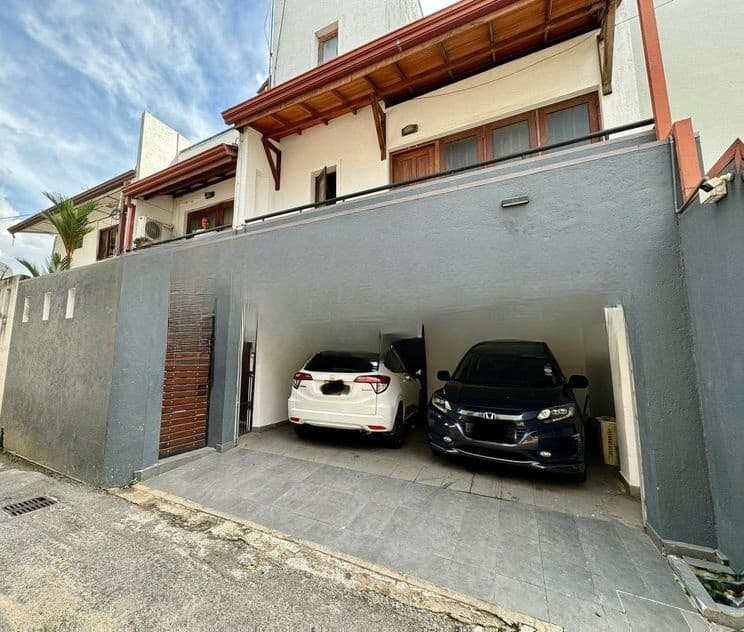 Two Storied House For Sale In Nandana Garden Bambalapitiya Colombo 4