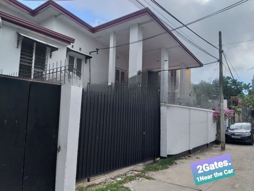 Colombo 6 : 6BR (12.7P) Luxury House for Sale at Maya Avenue