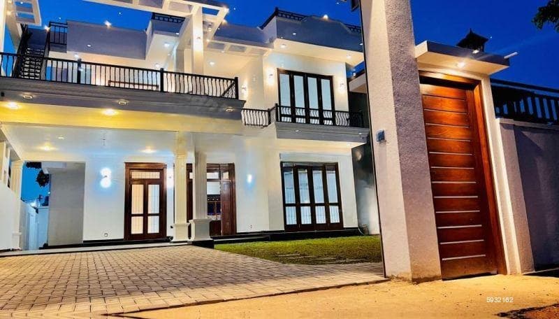 Exceptional Perfect Brand New Upstair 4 BR House For Sale in Negombo (Dalupotha)
