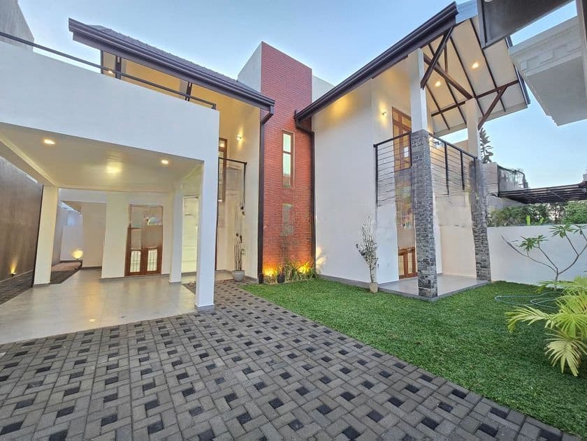Brand New Luxury Modern House for Sale Negombo