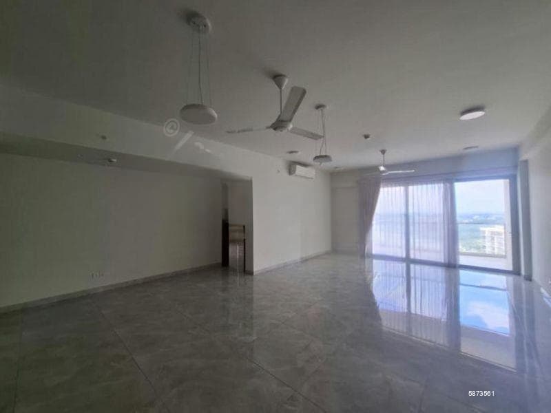 Capital Heights - 03 Bedroom Unfurnished Apartment for Sale in Rajagiriya (A5642)