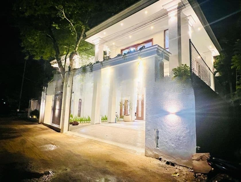 Luxury Brand New House for Sale Battaramulla