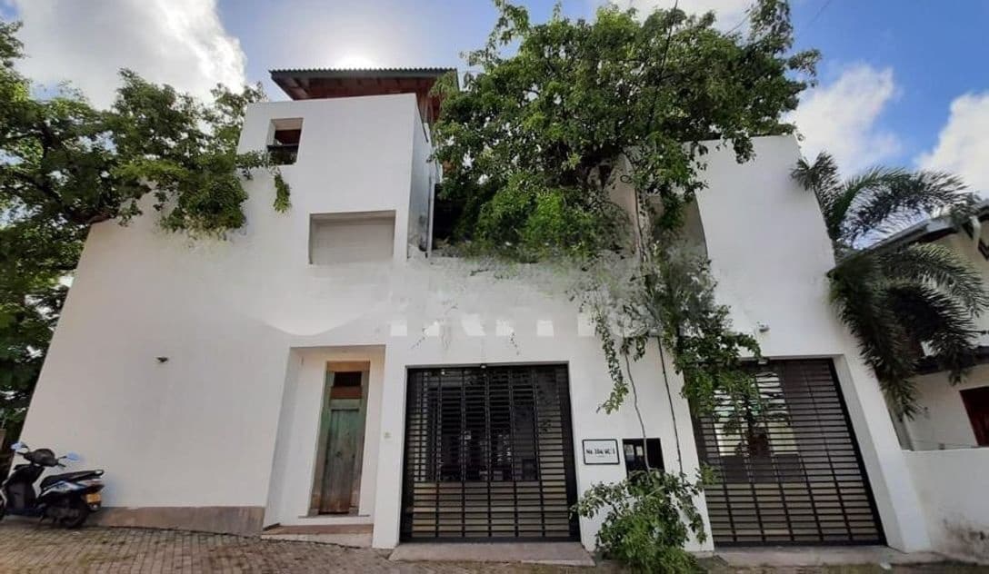 Luxury 3 Storey House for Sale in Nugegoda
