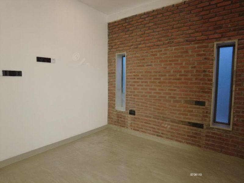 ■ 3 story house for residential or commercial purpose ■ For Rent ■ (NK822)