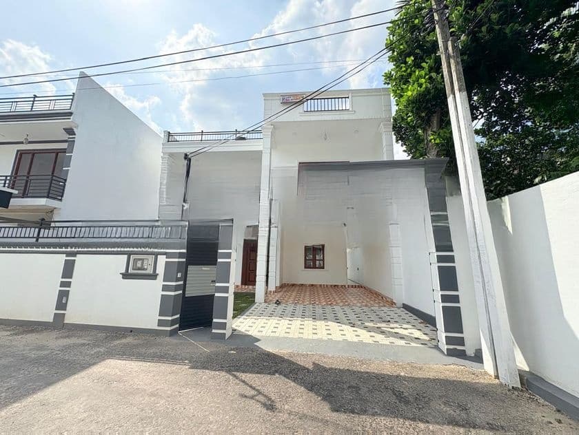 Luxury Brand New house For Sale in Piliyandala