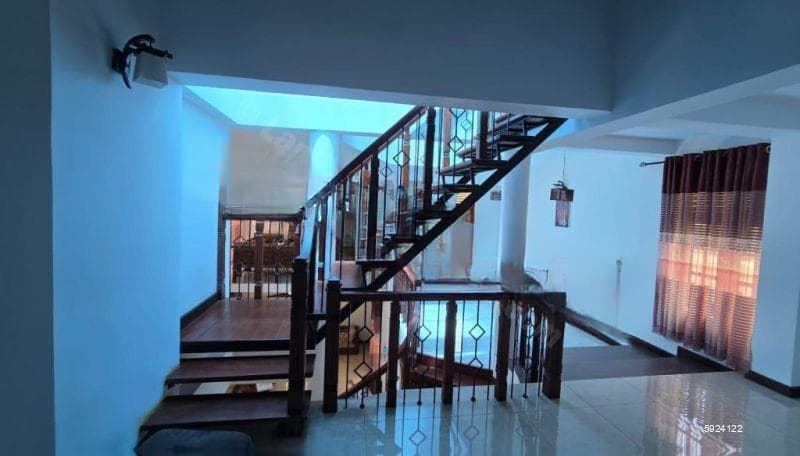 5-Bedroom House for Sale in Prime Maharagama 95 Million- KO-972