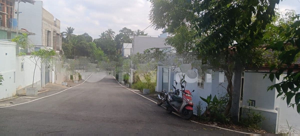 Athurugiriya Prime Location Land for Sale