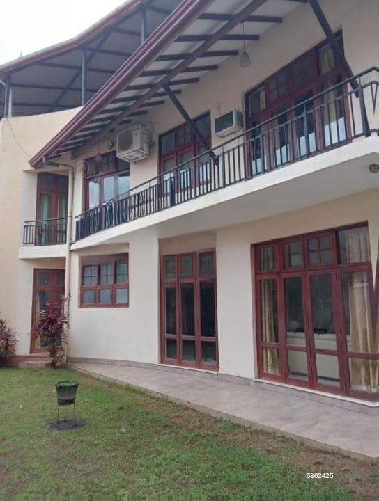 Land with House For Sale in Colombo 7 (Rosmead Place)