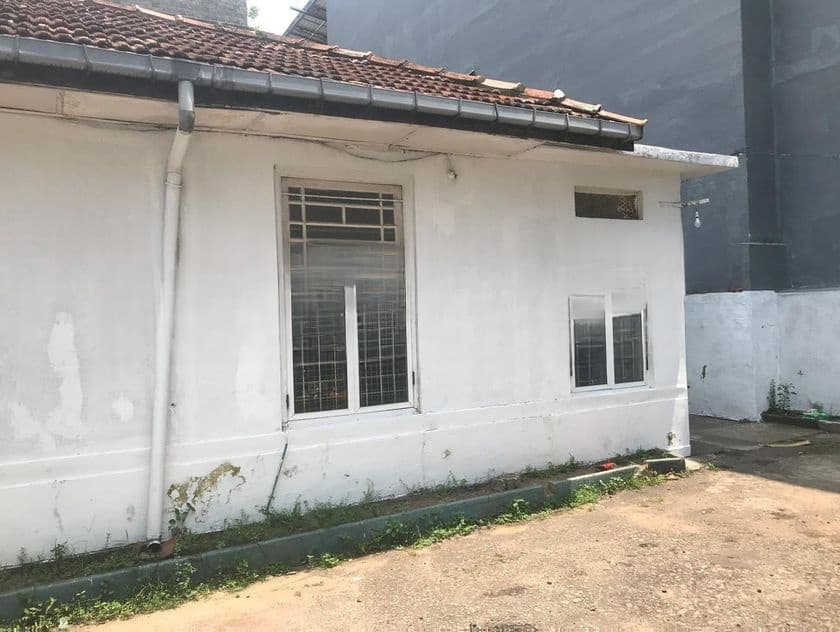22P Property on Galle Road in a Private FOR SALE Colombo 6