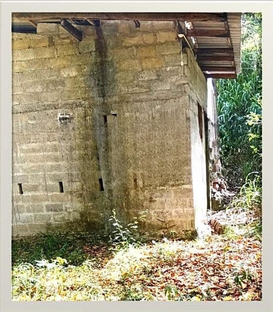 තලාතුඔය – ගුරුදෙනිය පාරේ වටිනා ඉඩමක් සහ අඩක් නිම කළ නිවසක් විකිණීමට