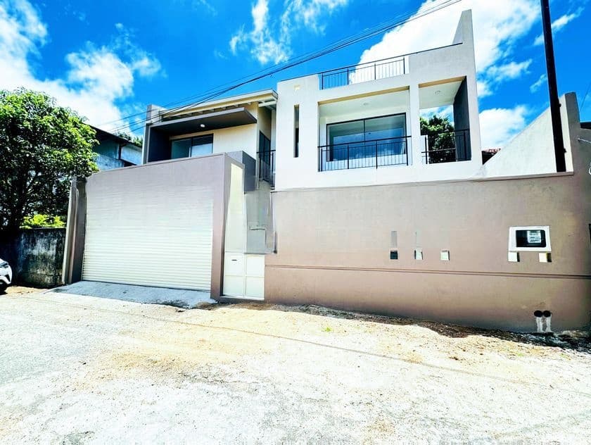 Luxury New House for Sale Piliyandala