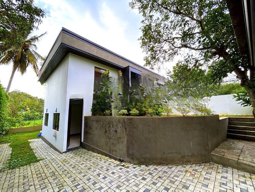 Brand-New House From Piliyandala - Dampe Rd