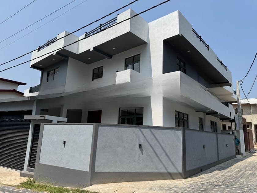 Brand New 2 Story Luxury House for Sale in Piliyandala