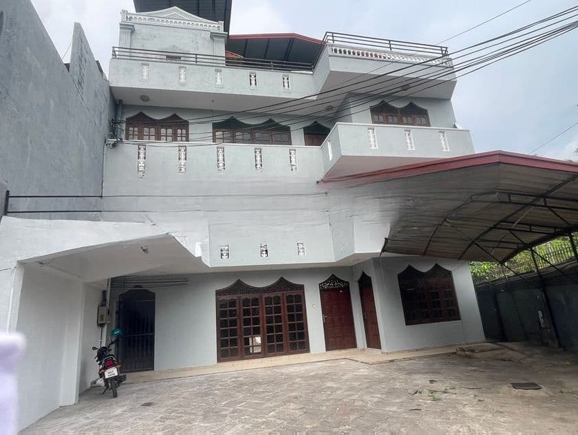 10000 SQFT Large 4-Unit | 12 Bed Multi-Property for Rent – Dehiwela