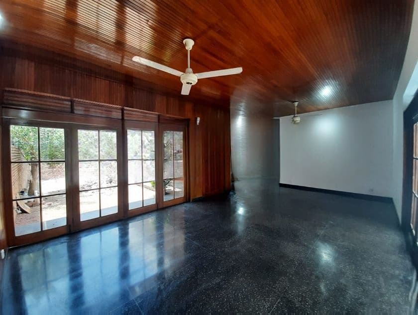 Office For Rent Horton Place Colombo 07 - 2302u/1