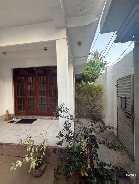 8 Perches property on Bhodiyawatta Sri Saranankara Road Dehiwala