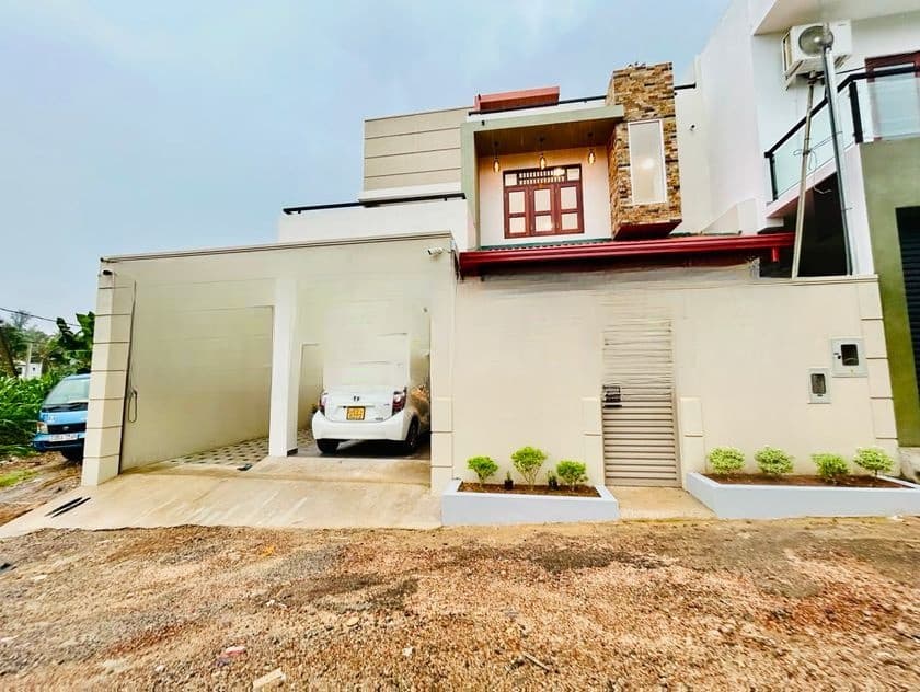 HAS208 - 🪂🪂Luxury Modern House for Sale in Piliyandala