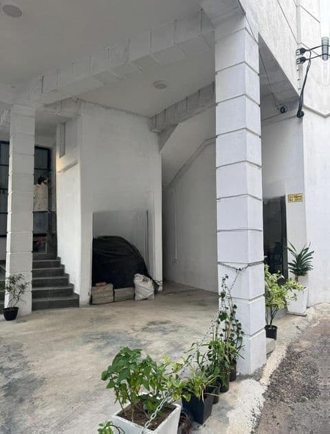 BRAND NEW 2ND FLOOR HOUSE FOR RENT IN DEHIWALA