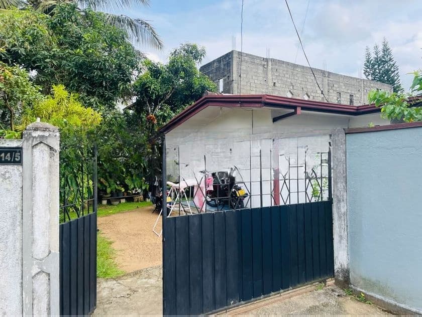 House for Sale in Piliyandala Maharagama road.
