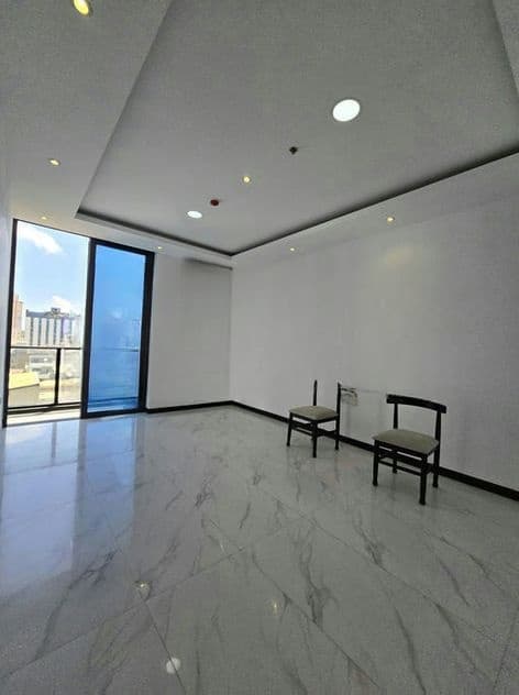 Peak - 03 Bedroom Unfurnished Apartment for Sale in Colombo (A2999)