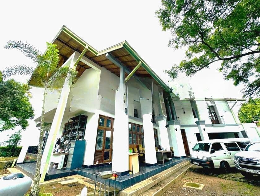 Luxurious Two-Storey House for Sale in Battaramulla