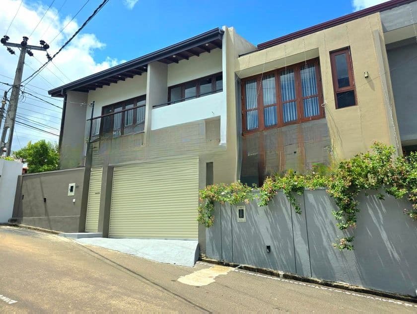 Brand New Mordern House in Piliyandala
