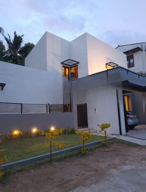 Modern Two-Storey House for Sale – Kahanthota, Malabe