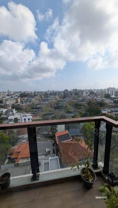 A Neatly furnished apartment in Park Heights, Colombo 05 for Rent