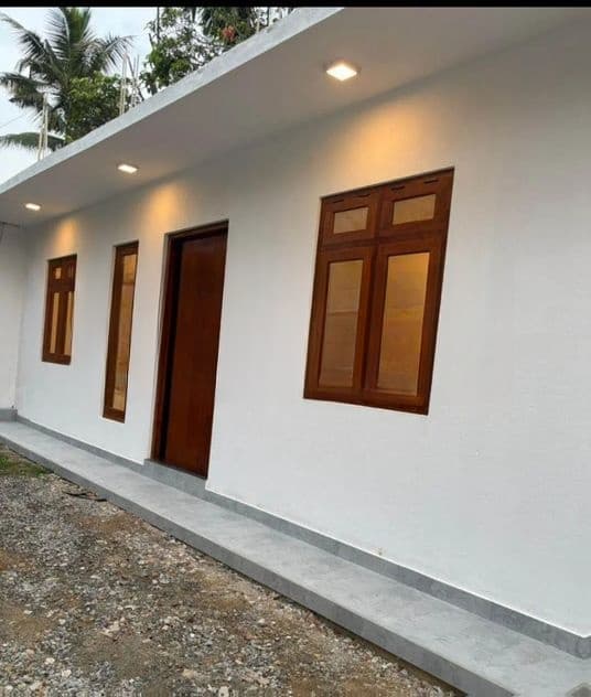 Newly built ground floor for rent batharamulla