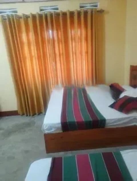 5 Luxury Holiday Bungalow and Rooms Rent in Jaffna Town