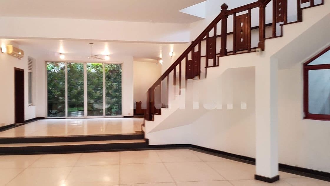 Large House Rent Pelawatta