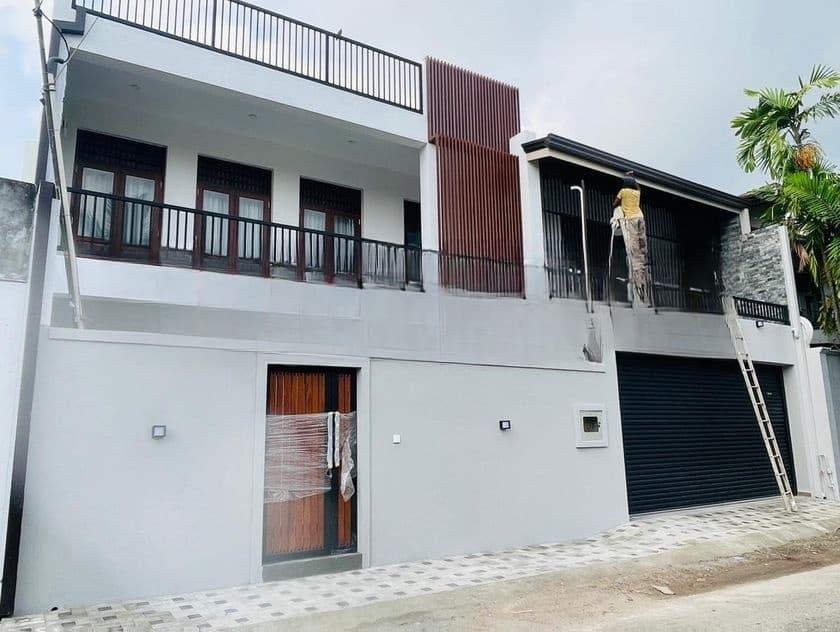 Luxury Brand New House Sale Talawatugoda