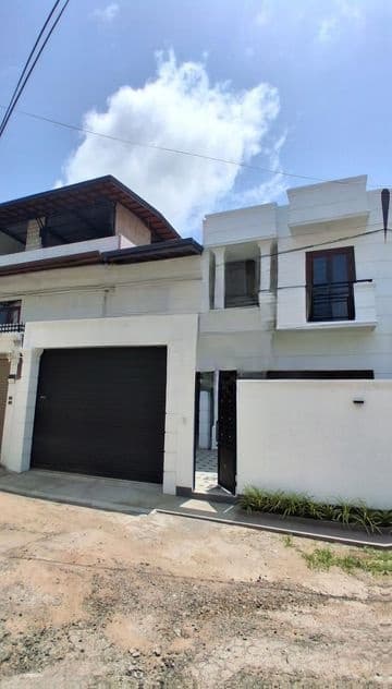 Super Luxury Brand New House for Sale in Boralesgamuwa
