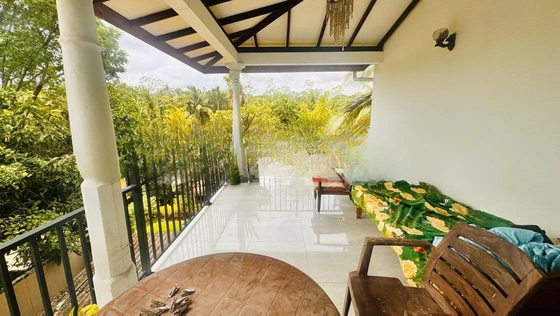Kadawatha Beautiful Two Storey House Closed to Kandy Road